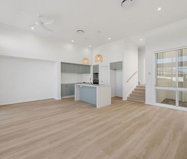 Luxurious Coastal Living in Premier Location With Views - Photo 1