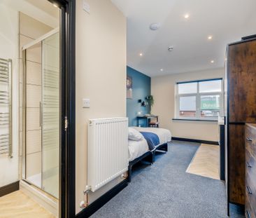 Crown House, Nuneaton, CV11 4BX - Photo 3