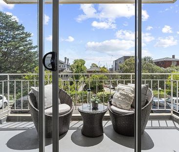 Light 1 Bedroom unit with balcony and Carspace **1st Open Inspectio... - Photo 2