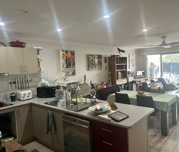 2-bedroom shared unit/townhouse, Lloyd Street - Photo 2