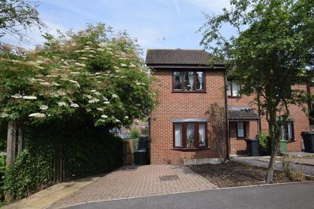 2 bedroom terraced house to rent - Photo 4