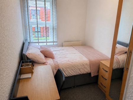 19 Friars Road - Photo 2
