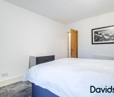 3 bedroom flat to rent - Photo 6