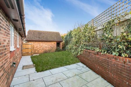 5 bedroom bungalow to rent - Photo 5