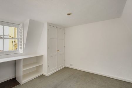 3 Bed Flat - Photo 4