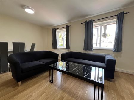 Orchard Lodge, Hyde Park, LS6 2EN, Leeds - Photo 2