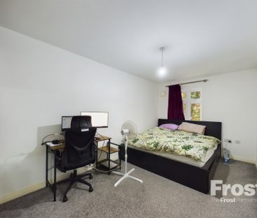 London Road, Ashford, Surrey,TW15 - Photo 4