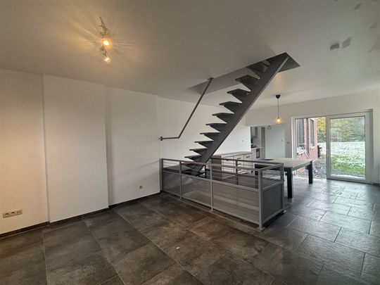 Maison 3 façades récemment rénovée avec jardin - Foto 1