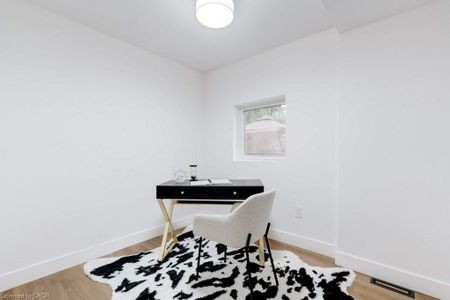 For Lease - 8 Whitfield Avenue, Hamilton, Ontario - Photo 5