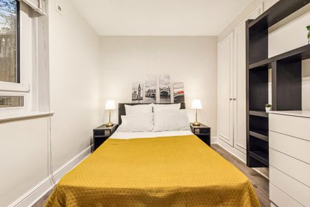 3 bedroom flat to rent - Photo 4