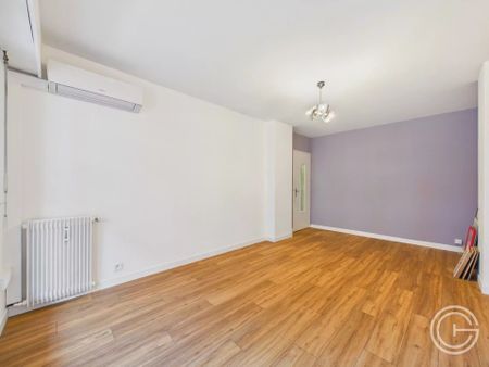 Location Appartement 2 pièces 48m² ST LAURENT DU VAR 06700 - Photo 4