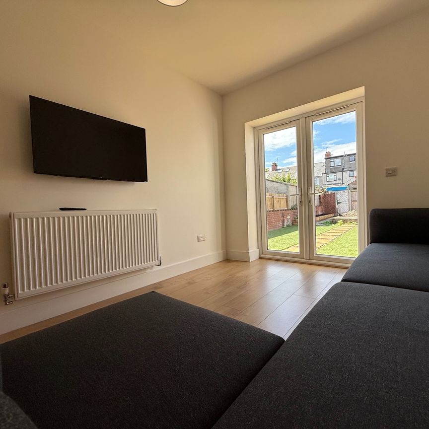 Pentyrch Street, Cathays - Photo 1
