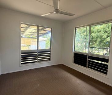 Modern Family Home in Moranbah - Photo 2