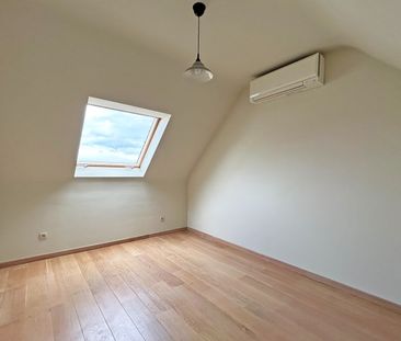 Prachtige duplex met 3 slaapkamers, 3 terrassen en garagebox in Wijnegem! - Foto 1