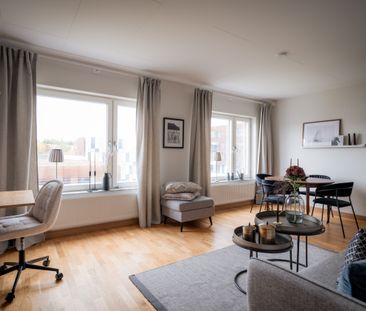 Upplysningens väg, Upplands Väsby - Photo 1