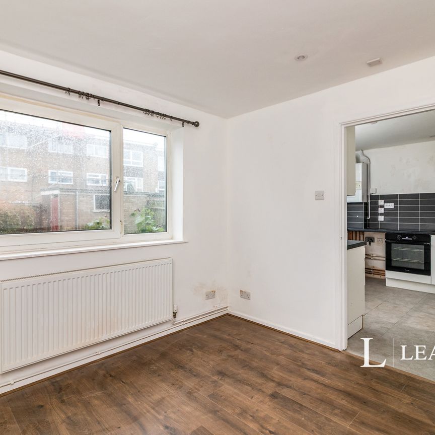 3 bedroom house to rent North Denes Road, NR30 - Photo 1