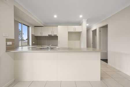 Spacious waterside living in Trinity Point Estate - Photo 4