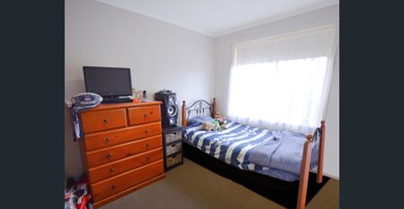 Neat Family Home - Photo 5