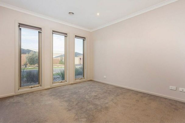 39 Windrest Way, Point Cook VIC, Belconnen - Photo 1