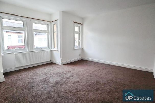 4 bedroom terraced house to rent - Photo 1