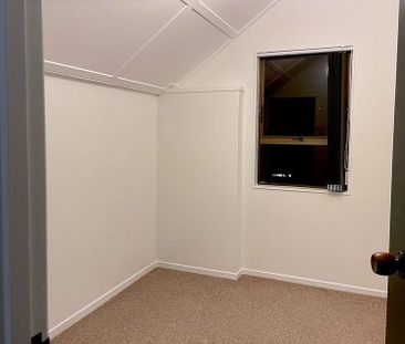 Beautiful 3 Bedroom Townhouse in Greenlane - Photo 6