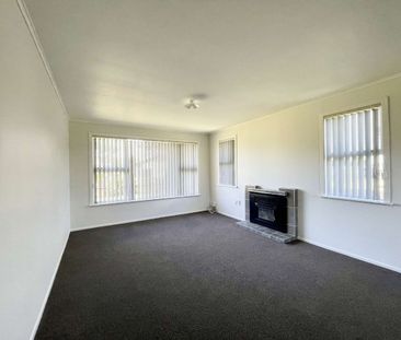 Cozy on Cracroft - Photo 6