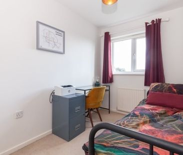 River View, Kennington - Photo 1