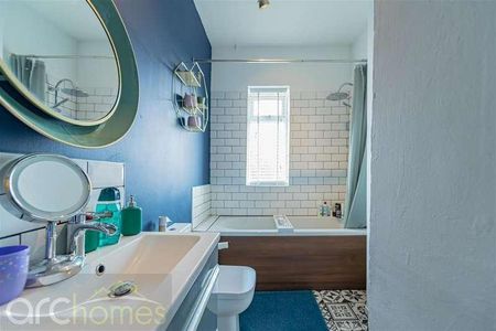 Leigh Road, Hindley Green, Wigan, WN2 - Photo 2