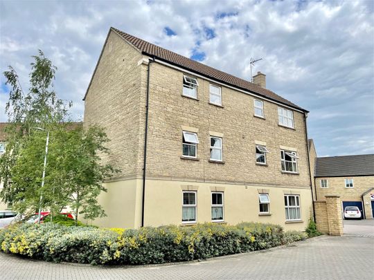 Kingfisher Court, Calne, SN11 - Photo 1