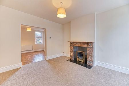 3 bedroom end of terrace house to rent - Photo 4