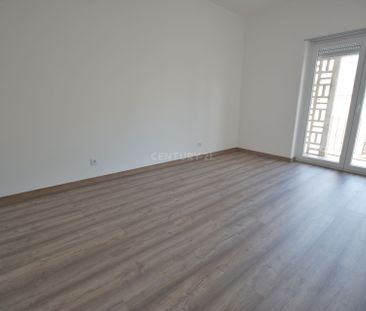 Apartamento T4 para arrendar no centro de Torres Vedras - Photo 3