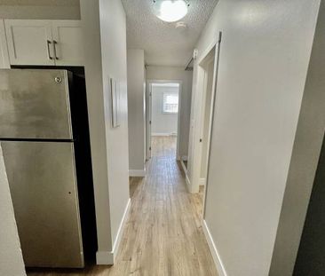 1 Bed 1 Bath Available In Beautiful - Photo 2