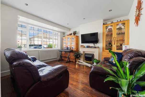 3 bedroom semi-detached house to rent - Photo 1