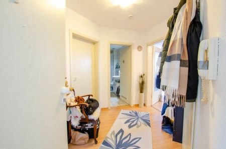 Moderne 2 Zimmer-Wohnung im Dachgeschoss mit Loggia und Stellplatz - Photo 3