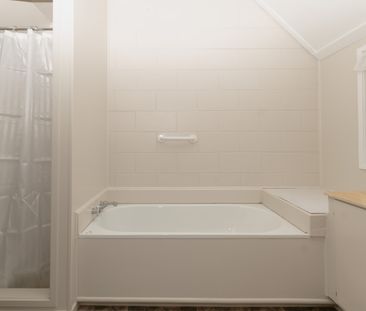 Nice and private Family Home - Photo 4