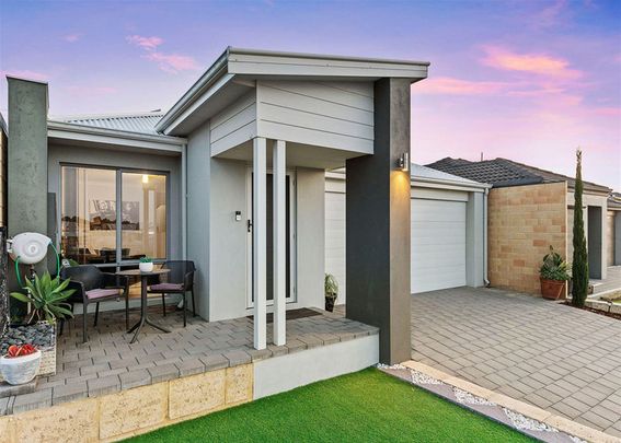 IDEAL FAMILY HOME (AVAILABLE FROM 5TH DECEMBER) - Photo 1