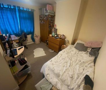 5 bedroom semi-detached house to rent - Photo 5