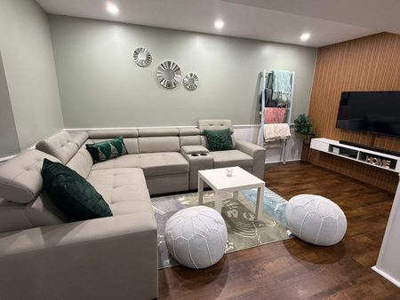 For Lease - 130 Waller Street, Whitby, Ontario - Photo 2