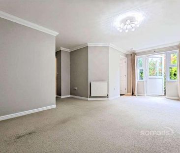 Balmoral Court, Windsor Close, Farnborough, GU14 - Photo 2