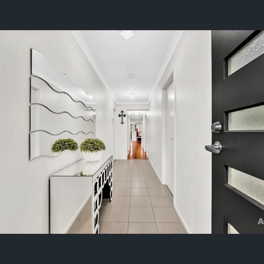 3 Bedroom Family Home For Rent In Tarneit - Photo 1