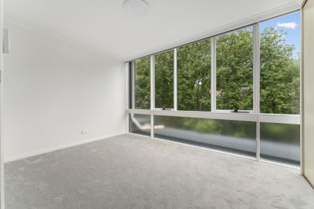 4/13 Grandview Grove, Hawthorn East VIC 3123 - Townhouse For Rent | Domain - Photo 4