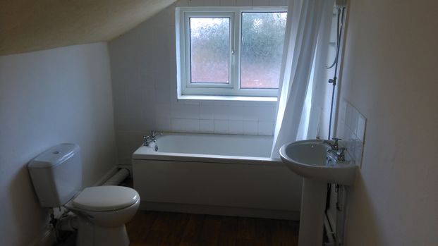 2 bedroom House for rent - Photo 1