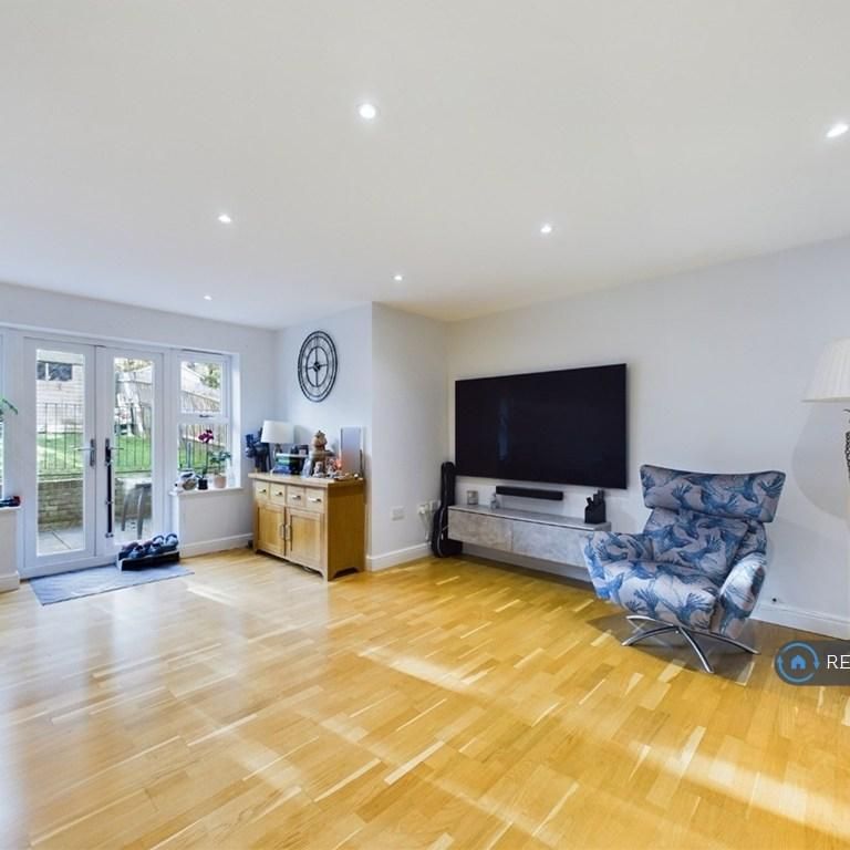 4 bedroom terraced house to rent - Photo 1