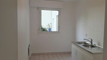 location Appartement T2 DE 58.7m² À PARIS - Photo 2