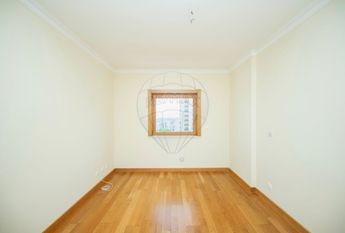 Apartamento T4 em Lisboa