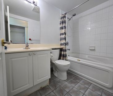 For Lease - 1 Lee Centre Drive Unit# 2206, Toronto, Ontario - Photo 4