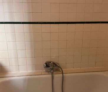 Location Appartement 1 pièce 31m² PARIS 17ème - Photo 4