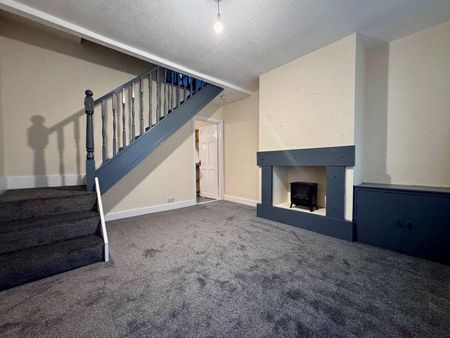 2 bedroom terraced house to rent - Photo 2