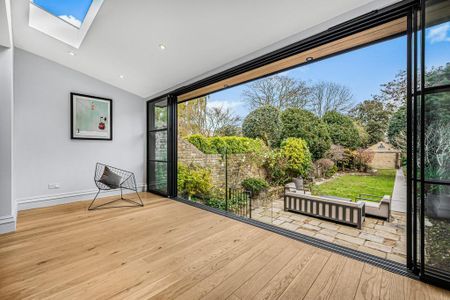 4 bedroom terraced house to rent - Photo 3