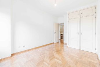 APARTAMENTO T2 NO ARNEIRO - CARCAVELOS